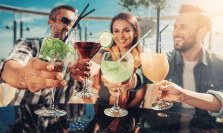 What Alcohol Can You Drink on Keto? (And What to Avoid)